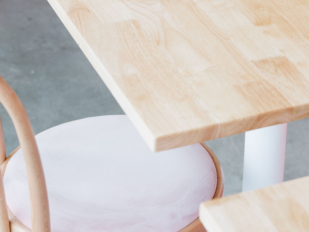 Poppy Peach Table Talks